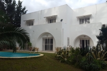 Vente d'une grande villa avec piscine à la Soukra