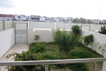 A louer un joli S+1 avec un jardin de 50 m²aux Jardins de Carthage