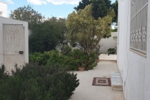 LOCATION/ REZ DE CHAUSSÉE DE VILLA S+3 AVEC JARDIN - ENNASR 2